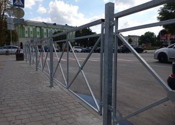 Відгородили вірян? У Тернополі поставили огорожу навколо Катедри