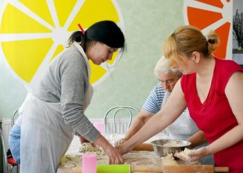 Як працює волонтерський штаб у Великих Гаях