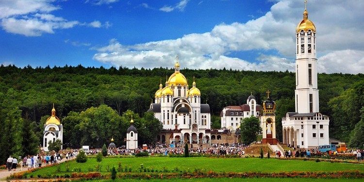 Ухвалено рішення ради оборони Тернопільщини щодо обмежень та заходів безпеки під час прощі в Зарваниці