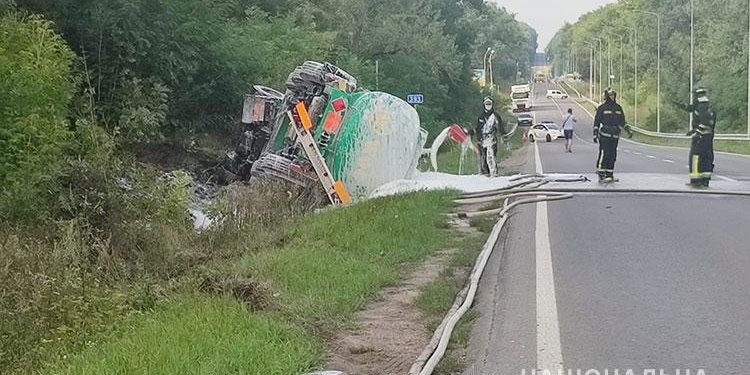 Бензовоз вчинив надзвичайну ситуацію на Тернопільщині