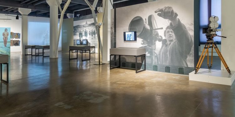 Довженко-Центр ліквідовують? Що буде з колекцією?