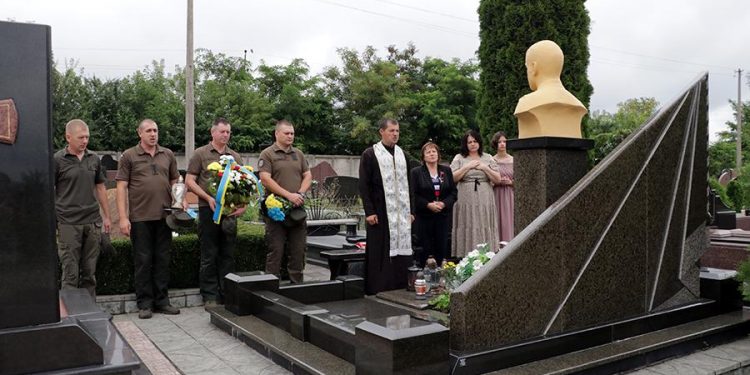 Пам’ятник офіцеру-миротворцю з Тернополя