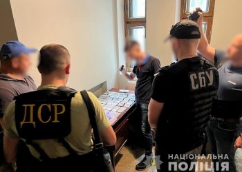 65 тисяч за місце на Микулинецькому кладовищі: посадовець попався на хабарі