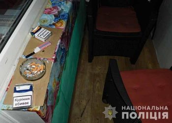 Прийшов, аби з’ясувати стосунки з нетверезим сусідом, а той вибіг з квартири з ножем у руці і завдав удару