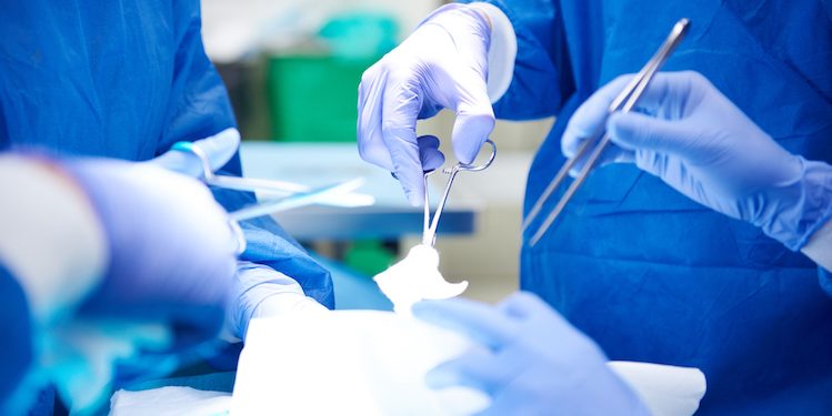 В Тернополі провели унікальну трансплантацію нирки