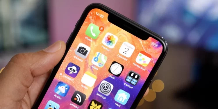 Експерти застерегли від покупки iPhone в кінці літа