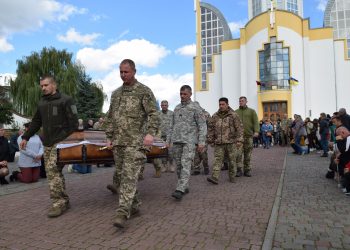 Росчіс Ігор та Махневич Назар назавжди залишились нашими Героями