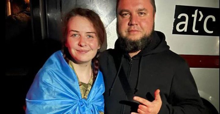 Пташка звільнена з полону та вже в Україні