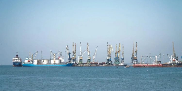 Величезний караван суден з агропродукцією вийшов із Одещини