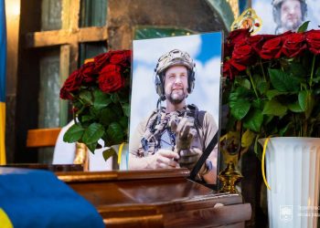 Тернопіль попрощався із ще одним Героєм – Віктором Яцуником