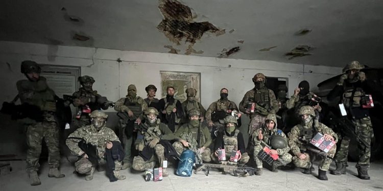 Благодійний фонд Ігоря Гуди «Твори добро» передав бійцям теплий одяг