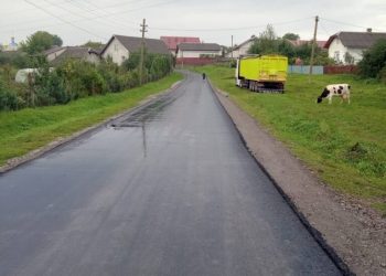 В Трибухівській громаді тривають роботи по благоустрою з відновлення дорожнього покриття вулиць