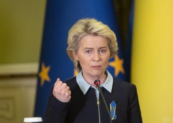 Зеленський провів розмову із президенткою Єврокомісії Урсулою фон дер Ляйен