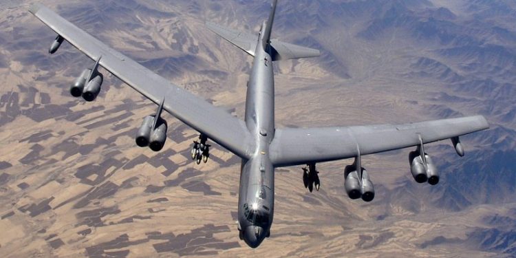 До Польщі прибув бомбардувальник-носій ядерної зброї B-52 США