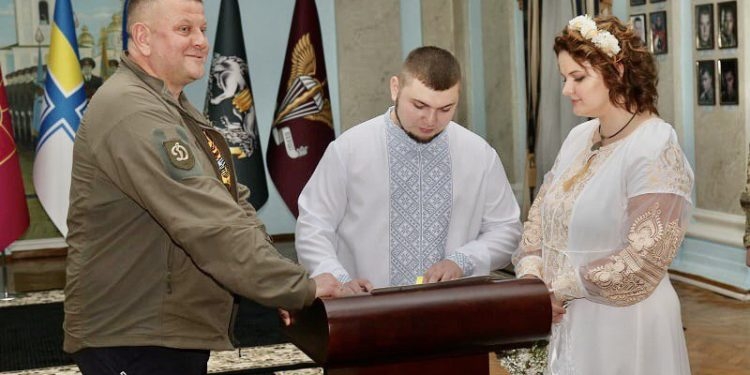 Подробиці весілля молодят, яких розписав Головнокомандувач ЗСУ Залужний (фото)
