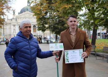 Тернопільська компанія Опілля долучилась до висадки дерев на проспекті Свободи у Львові