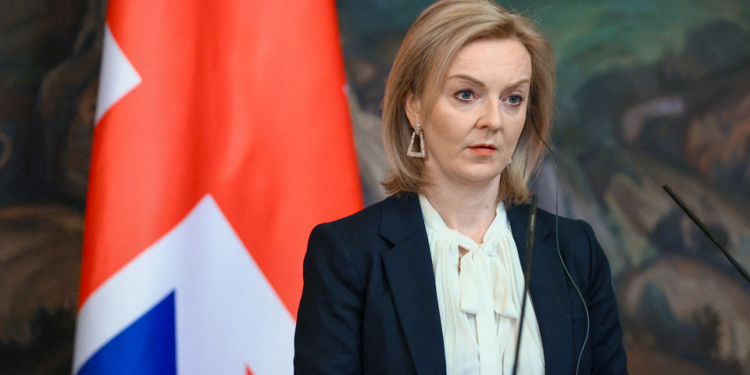 Докерувалася… Британська прем’єрка подає у відставку