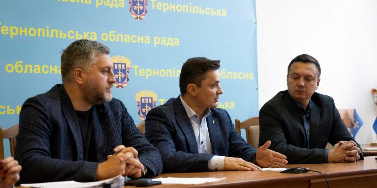 Чи встановлять на Тернопільщині монумент Роману Шухевичу?