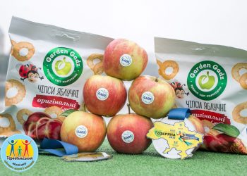 Тернопільський виробник яблук сушить здорові снеки з фруктів та кабачків