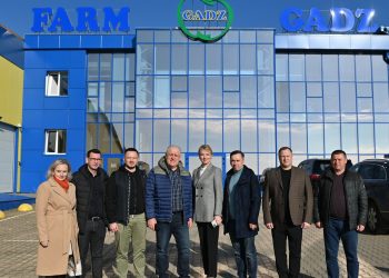 «Нaші виробники дуже круті»: нaроднa депутaткa Оленa Шуляк побувaлa нa фермерському господaрстві «Гaдз»