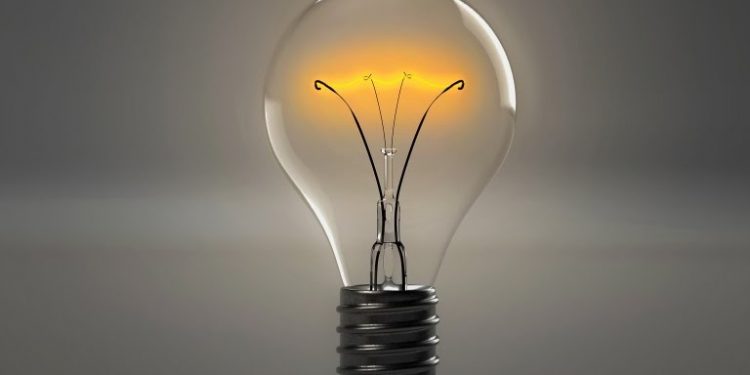 Українців попередили про віялові відключення світла. Коли будуть вимикати електрику