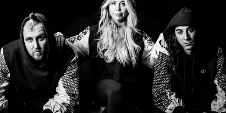 Balaklava Blues презентував відеороботу «Gimme» про волонтерський рух