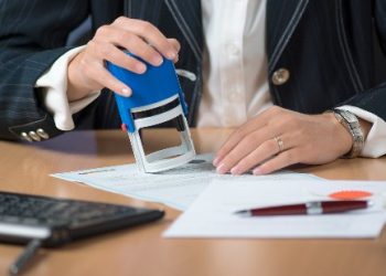 Юристи допомагають: повноваження державного реєстратора