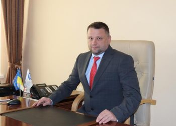 Тернопільського податківця затримано на хабарі