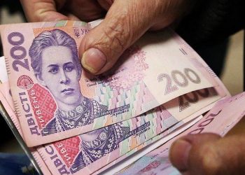 На Тернопільщині негідниці представилися соцпрацівницями та поцупили купу грошей в старенької