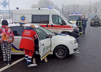 На Тернопільщині зіткнулися легковий автомобіль і маршрутка
