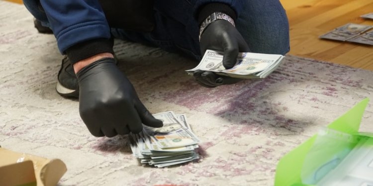 Зловмисники із Тернопільщини незаконно переправляли чоловіків за кордон