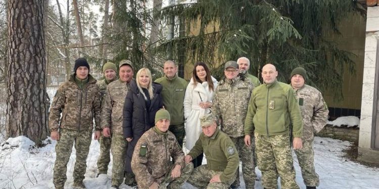 Ольгу Шахін – волонтерку і керівницю ГО «Асоціація жінок України «Дія.Тернопіль» – нагородили медаллю