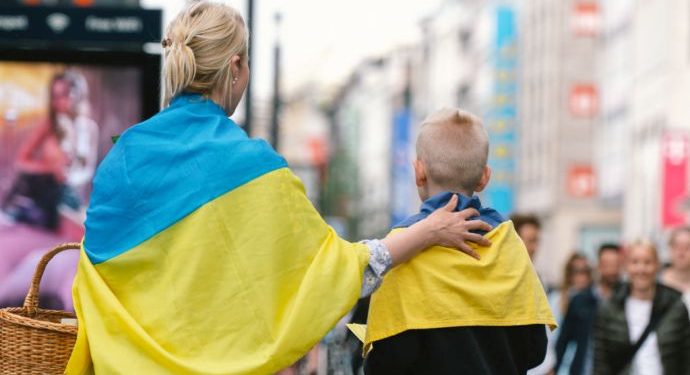 Актив чи тягар: як українські мігранти впливають на економіку ЄС