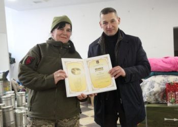 Тернопільська волонтерка Любов Кузів вже вісім років піклується про українських воїнів (відео)