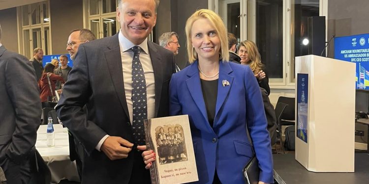 Тарас Демкура поспілкувався з Послом США в Україні Бріджит Брінк (фото)