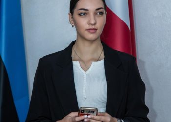 Тернопільська красуня-студентка вдало поєднує навчання з роботою журналіста