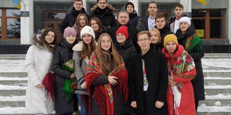 Колядки від студентів звучали в обласній раді