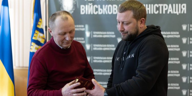 Медаллю «За врятоване життя» від Президента України нагороджений Василь Смеречинський з Тернопільщини