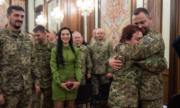 «Пташка» з Тернопільщини отримала нагороду з рук Володимира Зеленського