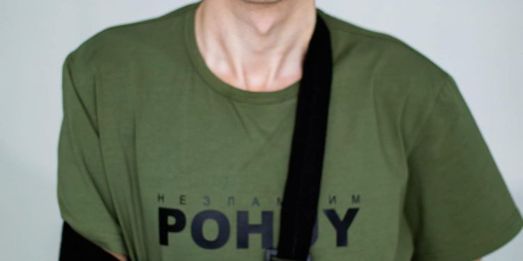 “Коли ти поранений, з тебе зрізають одяг ножицями Есмарха” – історія бійця підірвала мережу