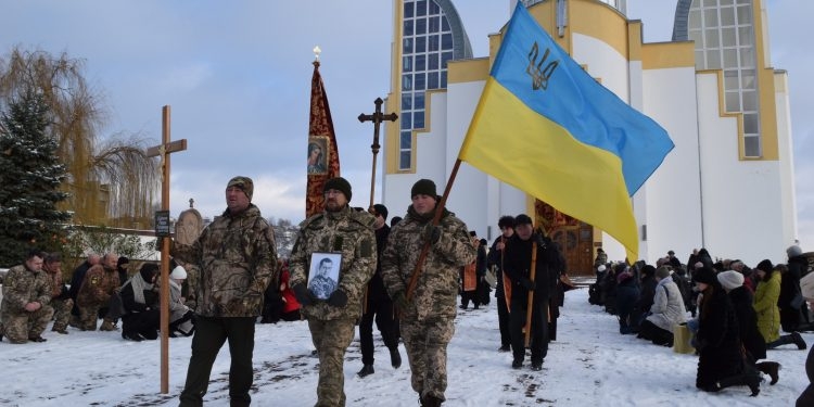 На Тернопільщині попрощалися із бійцем Романом Кійонком