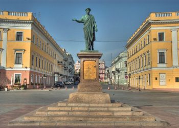 Одеса у вогні: критична інфраструктура міста зазнала удару