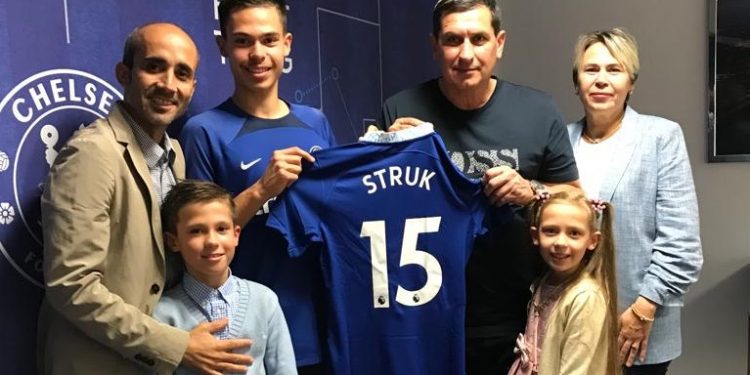 Чортків’янин Іван Струк підписав контракт з “Челсі”