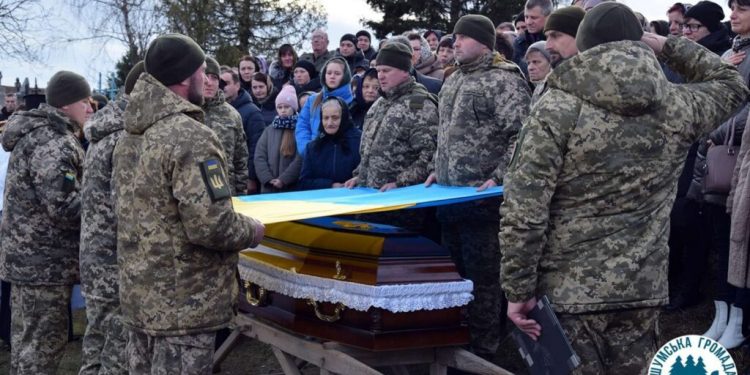 Тернопільщина прощалася з бійцем Романом Мельничуком (фоторепортаж)