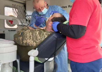 Понад 70 захисників отримали безкоштовну стоматологічну допомогу на передовій