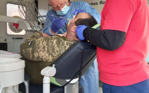 Понад 70 захисників отримали безкоштовну стоматологічну допомогу на передовій