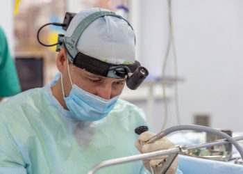 Лікар з Маріуполя переїхав та працює на Тернопільщині: історія незламності