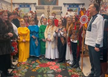 В етногалереї «Спадок» родини Демкур у Тернополі колядували і щедрували (відео)