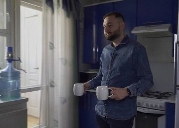 Тернополянин запрошує у “пункт незламності” в своїй квартирі (відео)