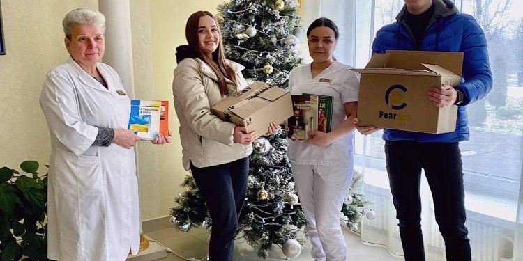 Тернопільські студенти долучилися до акції «Книга для воїна»